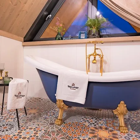 Bialczanskie Bacowki, Dom Dla 10os *